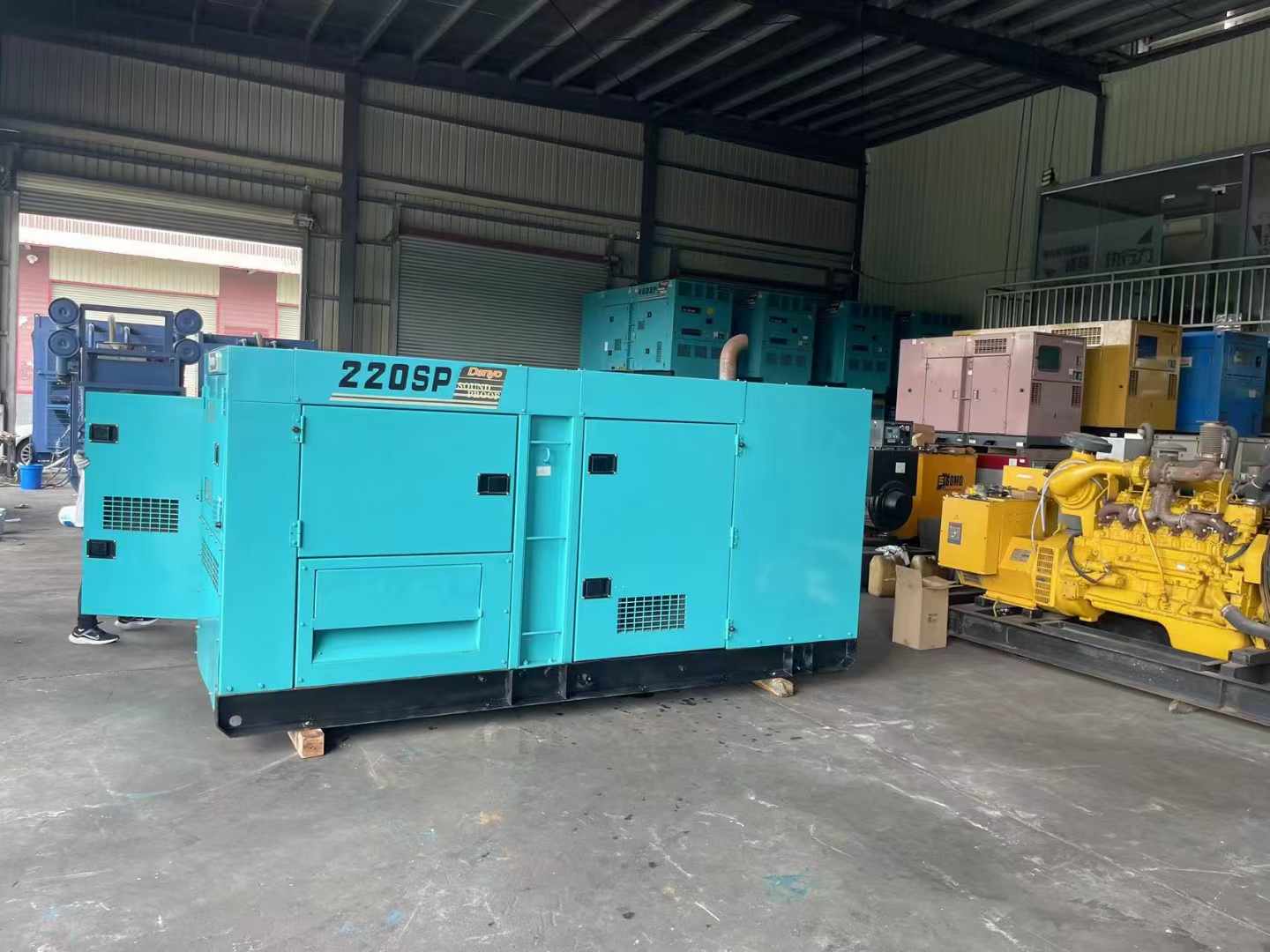 永昌柴油发电机组长期不间断运行时，如何监控其温度和压力？