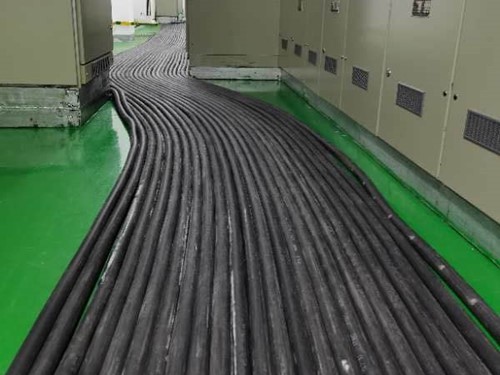 永昌如何根据理论计算公式计算温度对特定电压测量结果的影响？